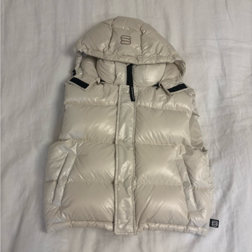 Aritzia - The Super Puff™ - Shorty Vest - Hi-Gloss - Birch - Size XXS/2XS !! 🤍